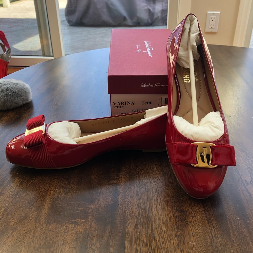 Salvatore Ferragamo Varina Patent ballet flats